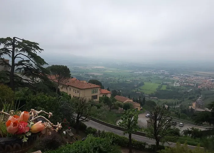 בית הארחה Casa Kita קורטונה